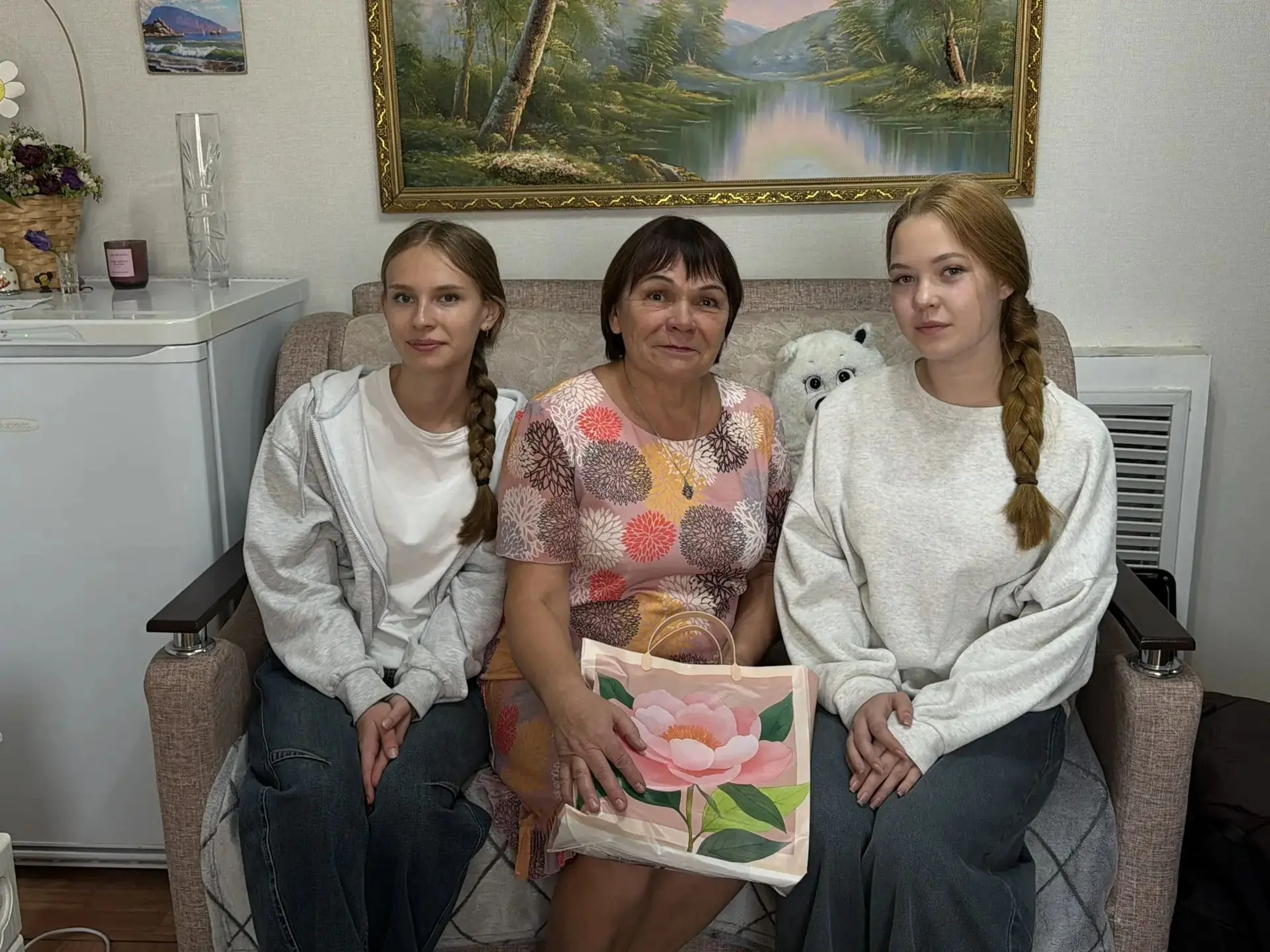 Профессия учителя не знает временных рамок, ведь свет знаний, зажжённый в сердцах учени...