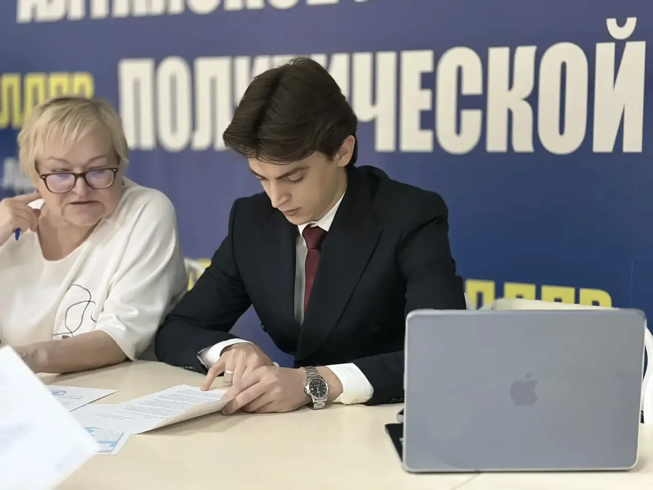 💬 Провёл личный приём граждан по проблемным вопросам в Алтайском крае