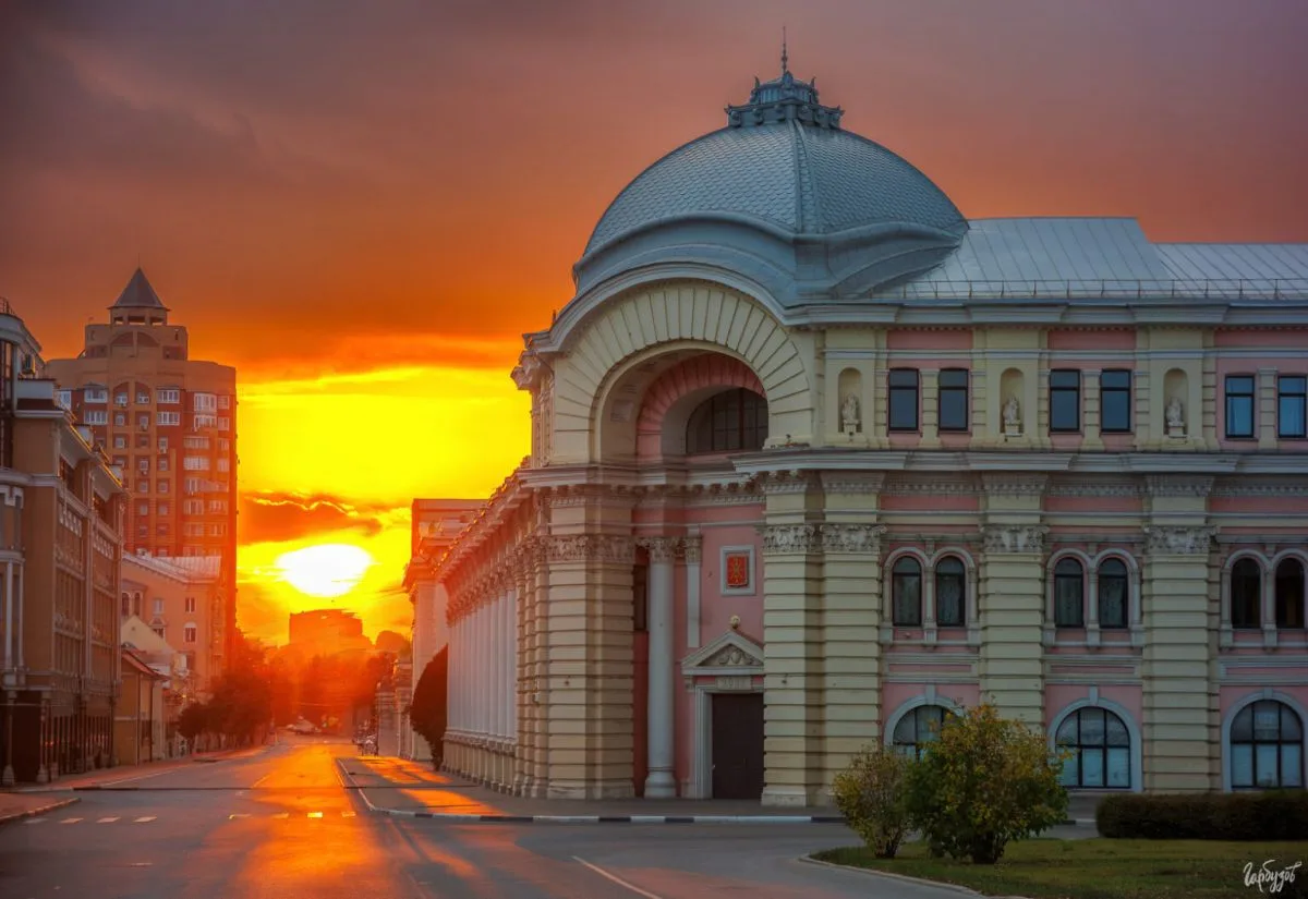 Тульский фотограф передал красоту дома Платонова в вечернее время