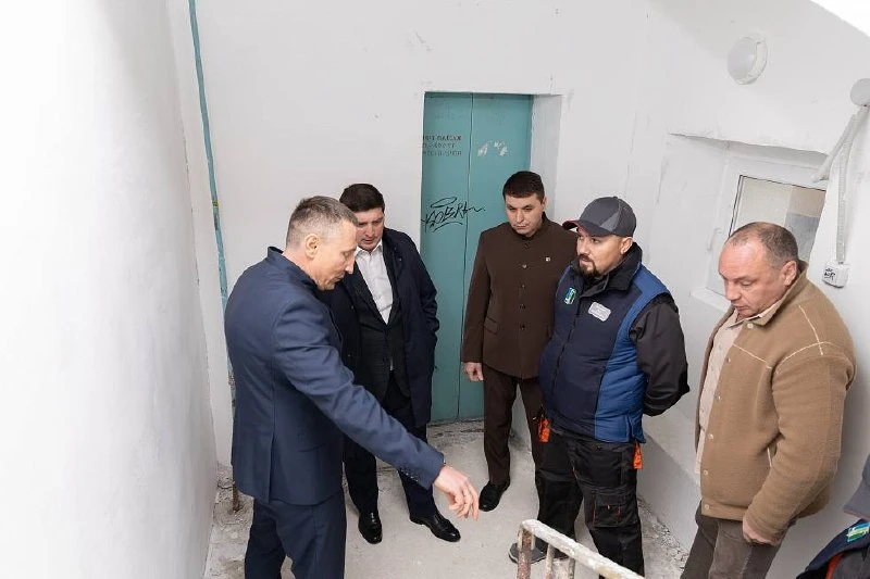Радмир Беляев проконтролировал ход капремонта многоквартирных домов. Глава Нижнекамског...