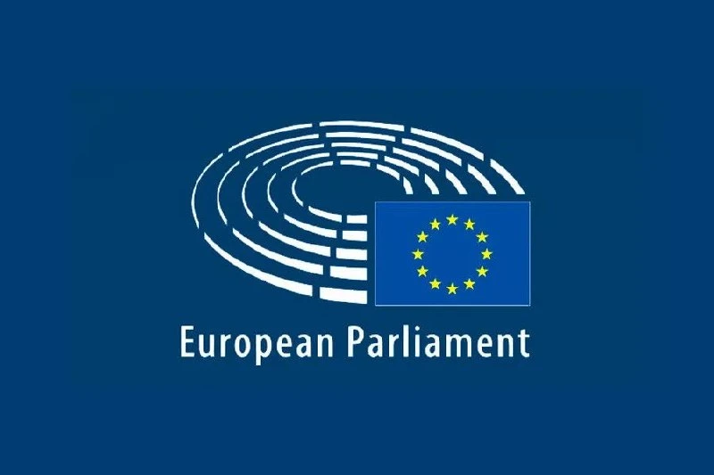 Сначала капитуляция и репарации, потом деньги.