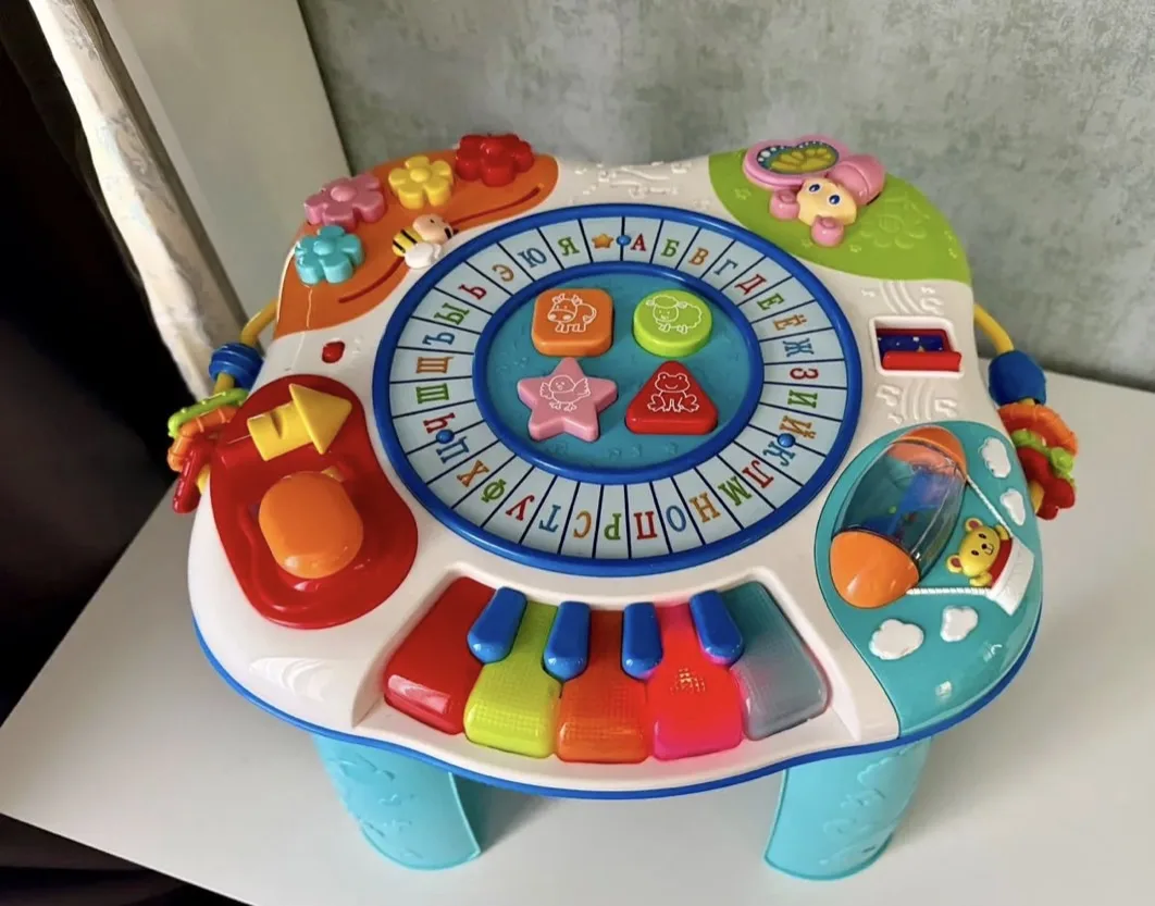 Отдам 700₽ развивающий игровой столик