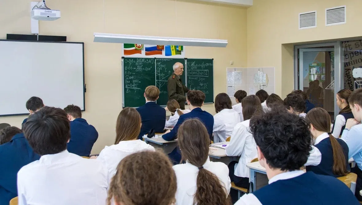 📝 Практика и точный расчёт: занятия по НВП в 10 «А» классе