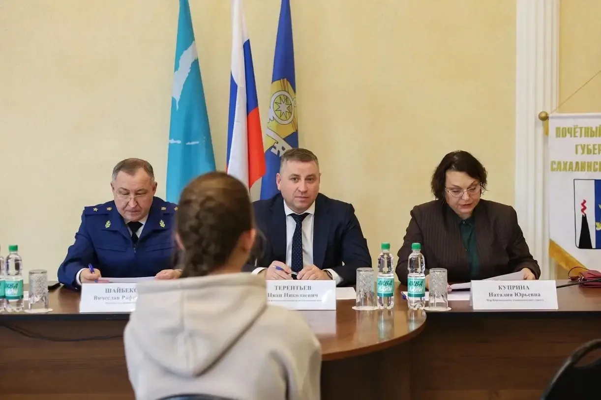 Личный прием жителей в Корсакове провел главный федеральный инспектор по Сахалинской об...