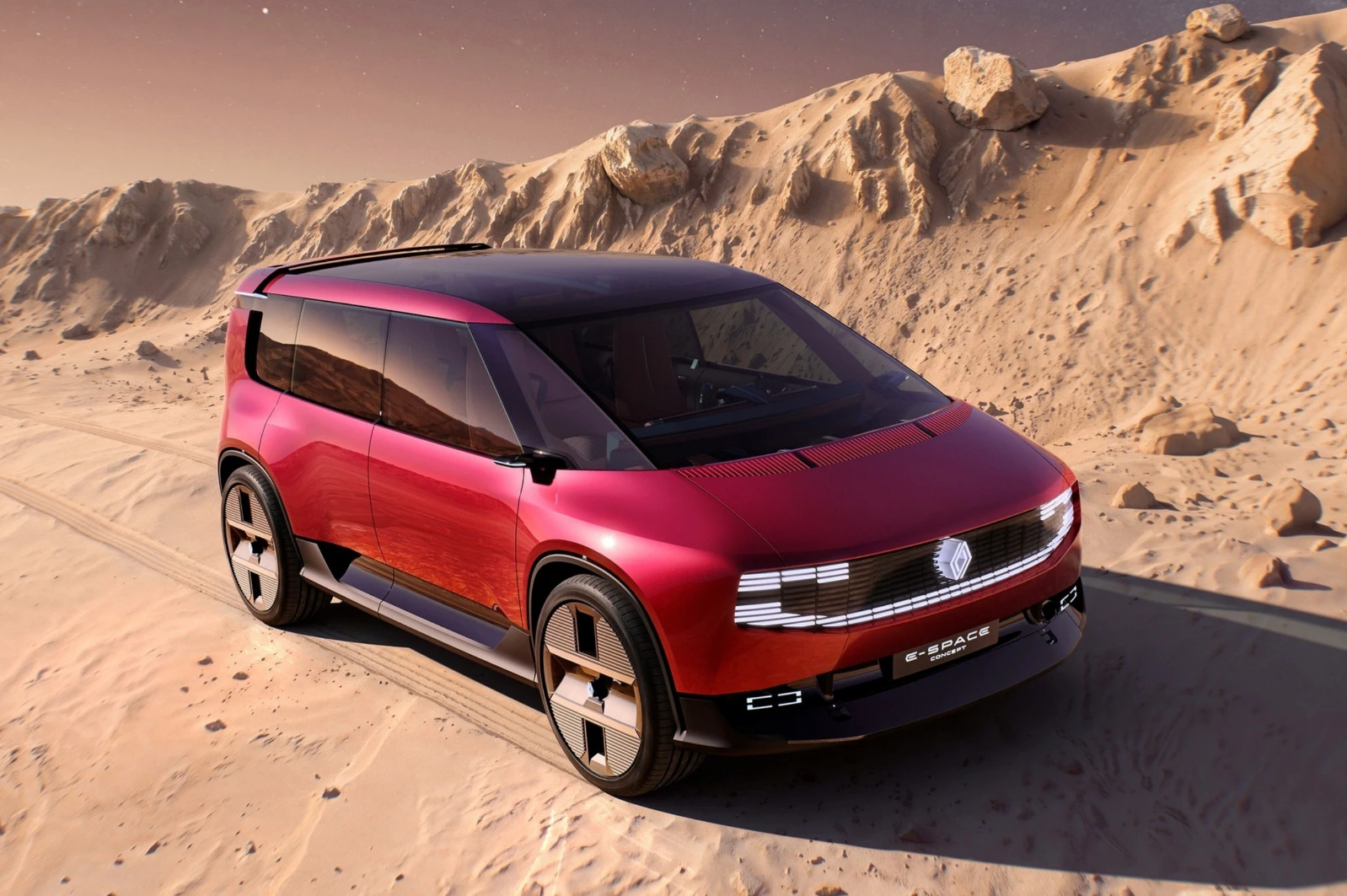 Renault E-Space: возвращение к истокам минивэностроения на новом уровне технологий
