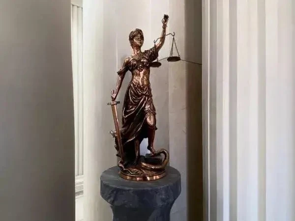 В Батайске мужчина украл аккумуляторы на два миллиона рублей и получил условный срок