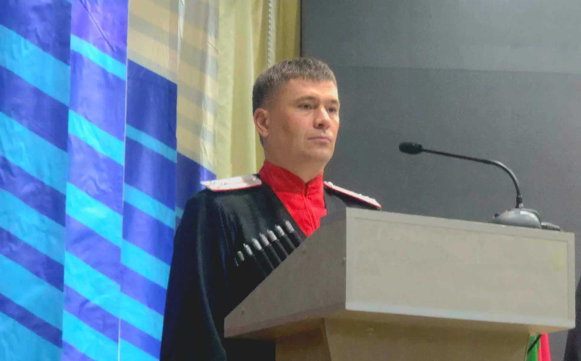 В эти минуты в ДК "Лукоморье " проходит ежегодный отчет Атамана Гулькевичского районног...