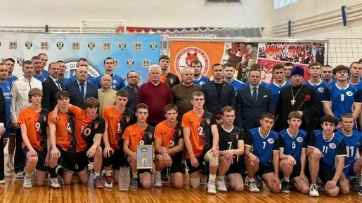 🏐 В Брянске стартовал волейбольный турнир памяти сотрудника ФСБ Вячеслава Пузырука