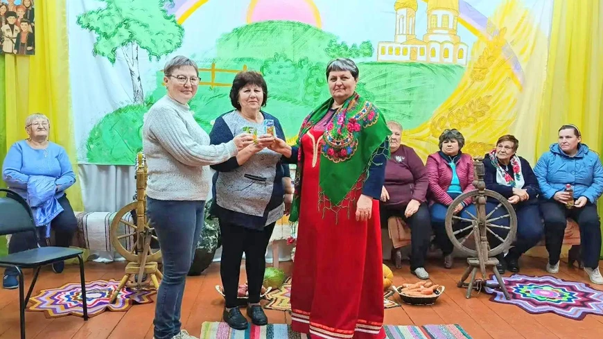 В Большой Екатериновке сельчане собрались на Покровские посиделки