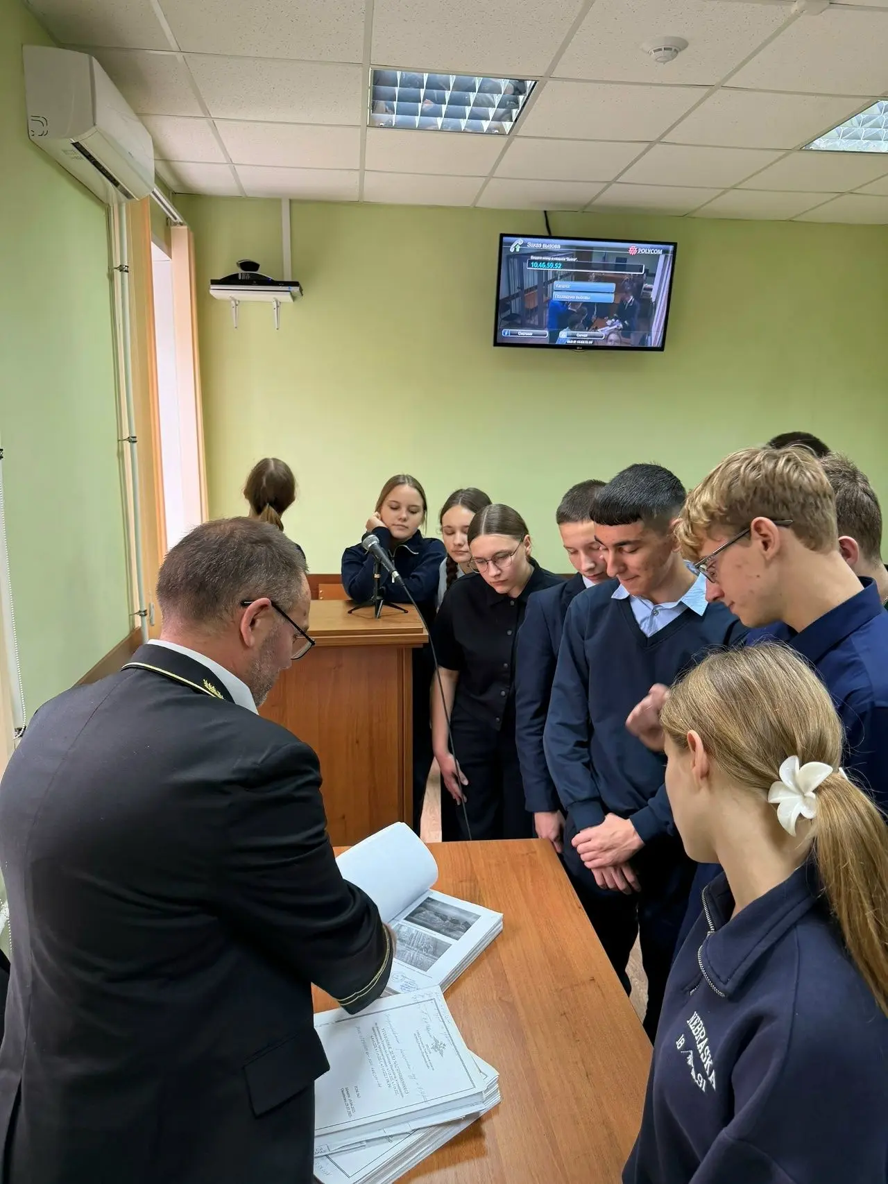 14 сентября  в рамках акции «Неделя без турникетов» десятиклассники МБОУ Староюрьевской...