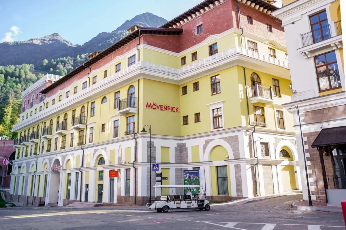 Откройте для себя MOVENPICK KRASNAYA POLYANA (ГОРКИ ОТЕЛЬ СЬЮТС) 5* в Красной Поляне, п...