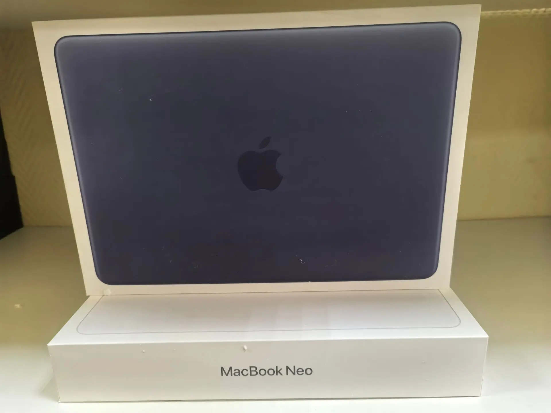 Продам MacBook Neo 13, 8/512 гб, новый, не актив, цвета midnight и silver, цена 69.000 ...
