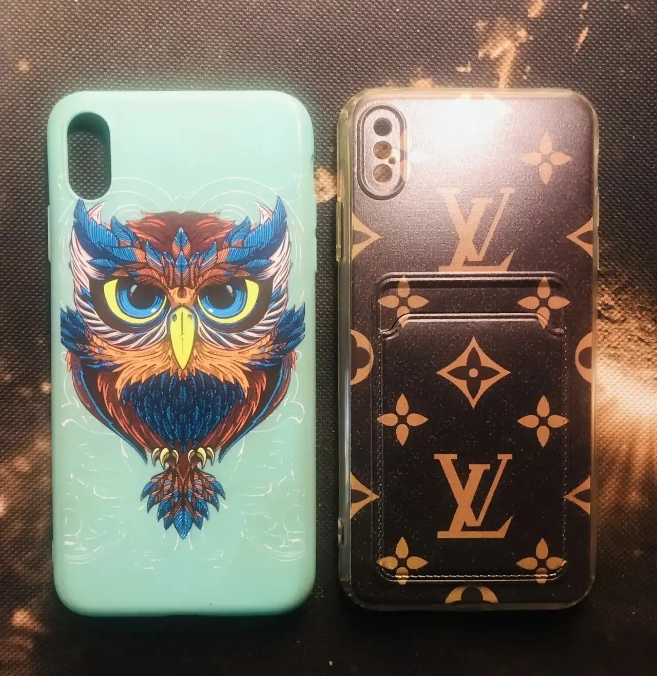 Отдам два чехла для смартфона Iphone XR.