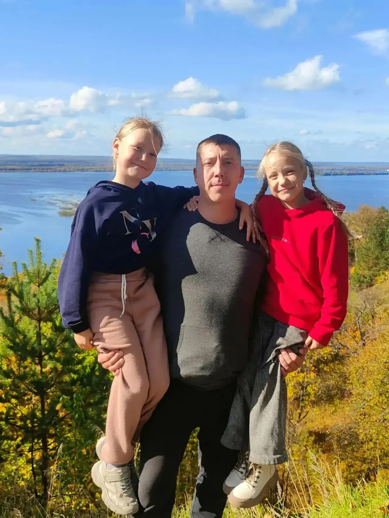 Павлова Елена, 3 «Б» класс, принимает участие в онлайн-флешмобе «Спасибо, папа!»