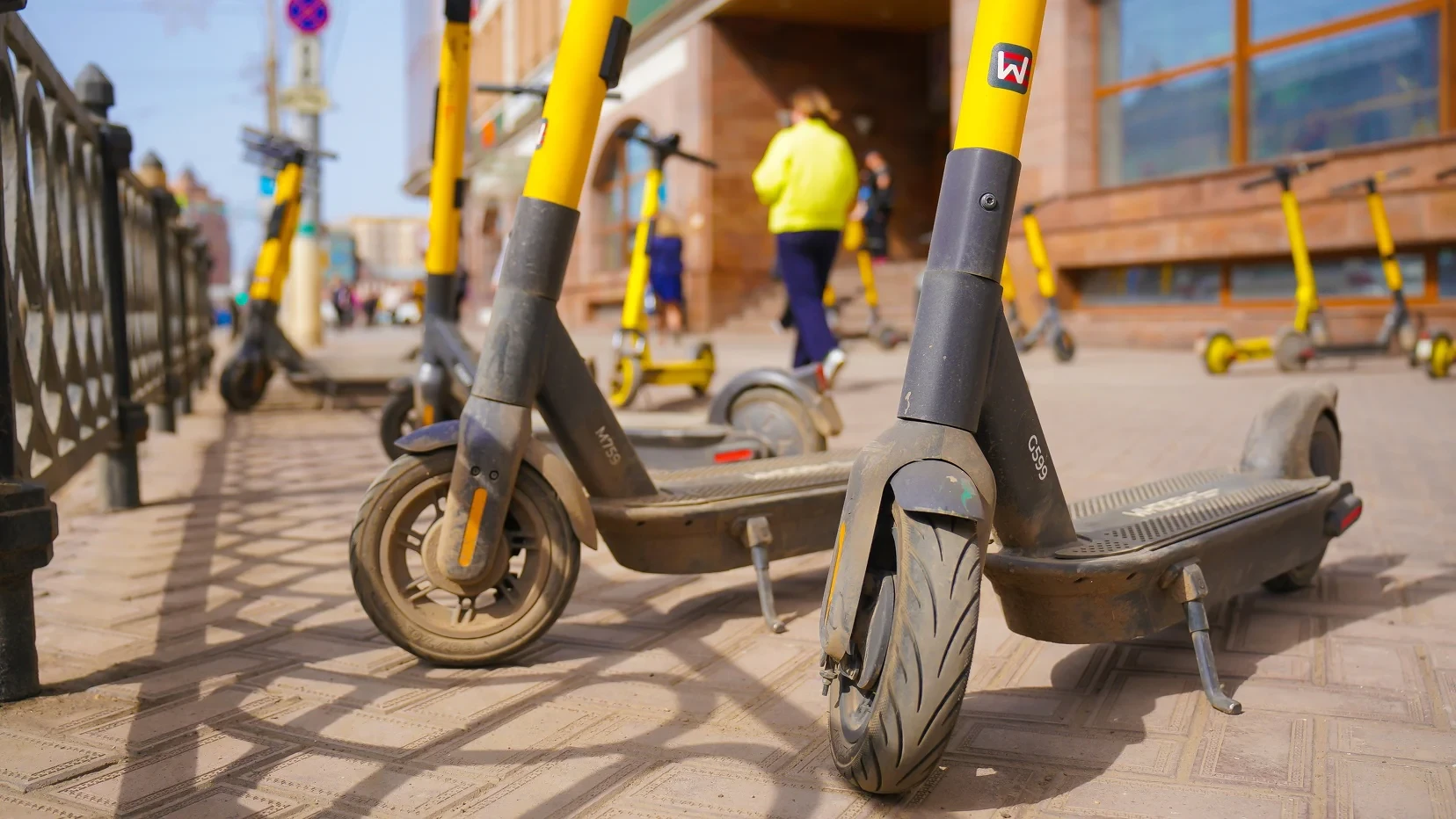 🛴Дождались? Электросамокатчиков предлагают обязать получать права