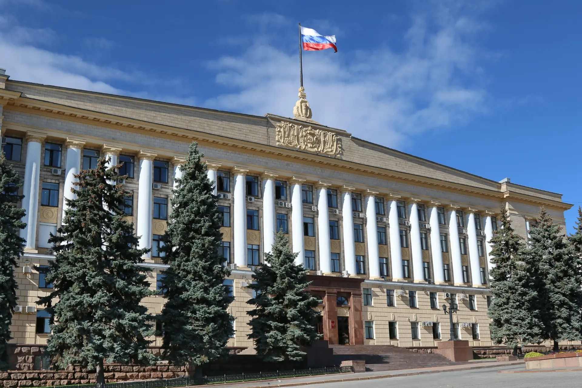 В Липецком облсовете прежний спикер и новый сенатор