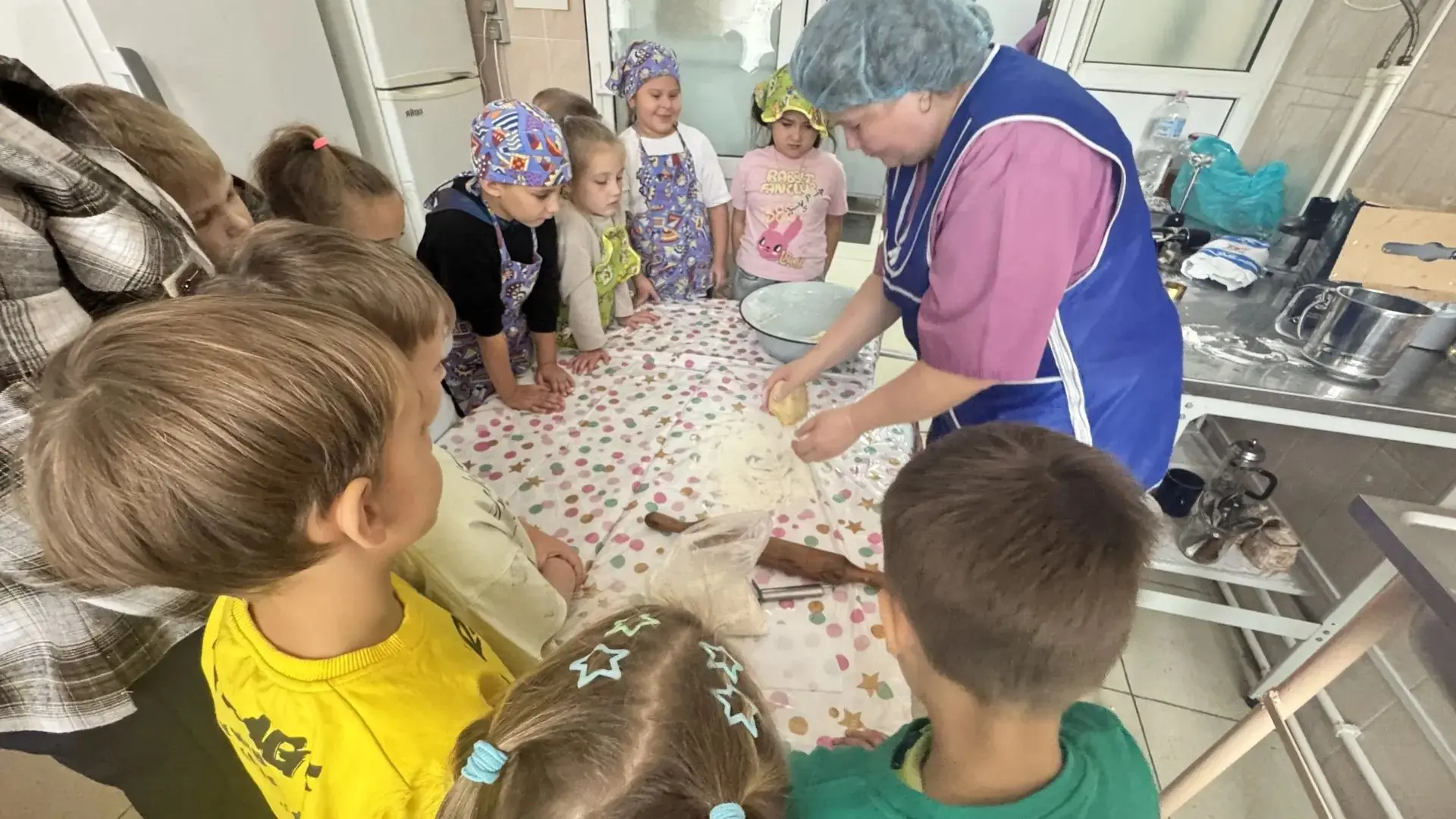 Маленькие поварята с большим сердцем 👩‍🍳🍪