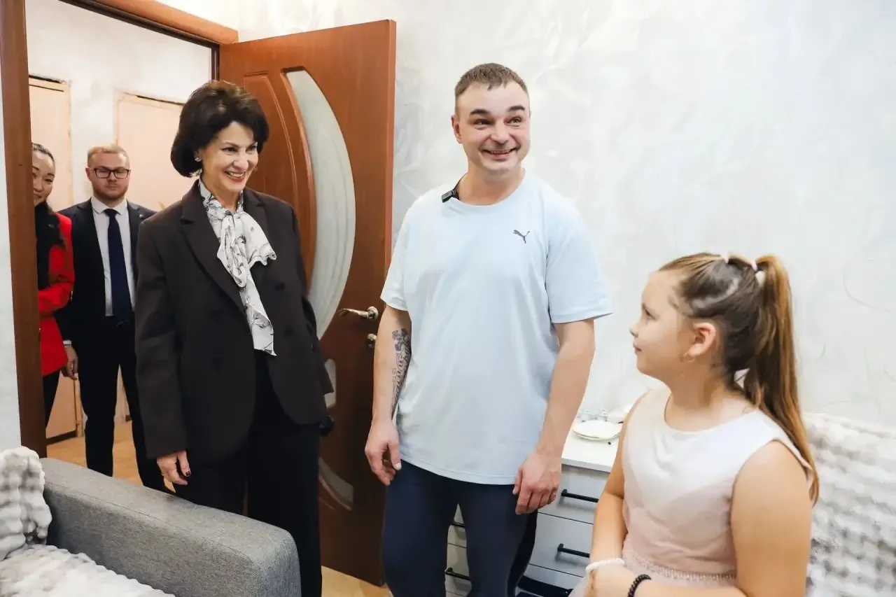 День отца в кругу заботы: Единая Россия навестила семью участника СВО в Химках