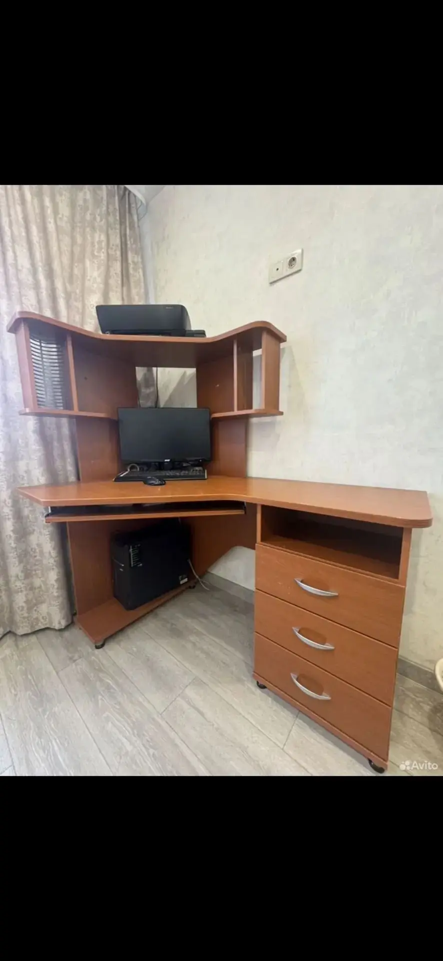 Здравствуйте! Продам письменный стол. Разобран