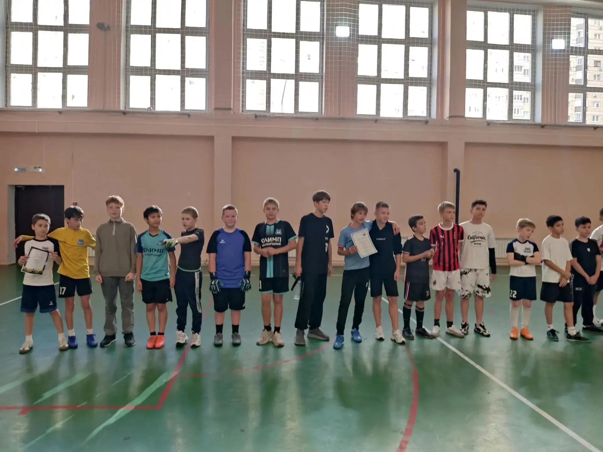 ⚽️В дни школьных каникул в МАОУ СОШ №17 прошли соревнования по мини-футболу среди 5–6 к...