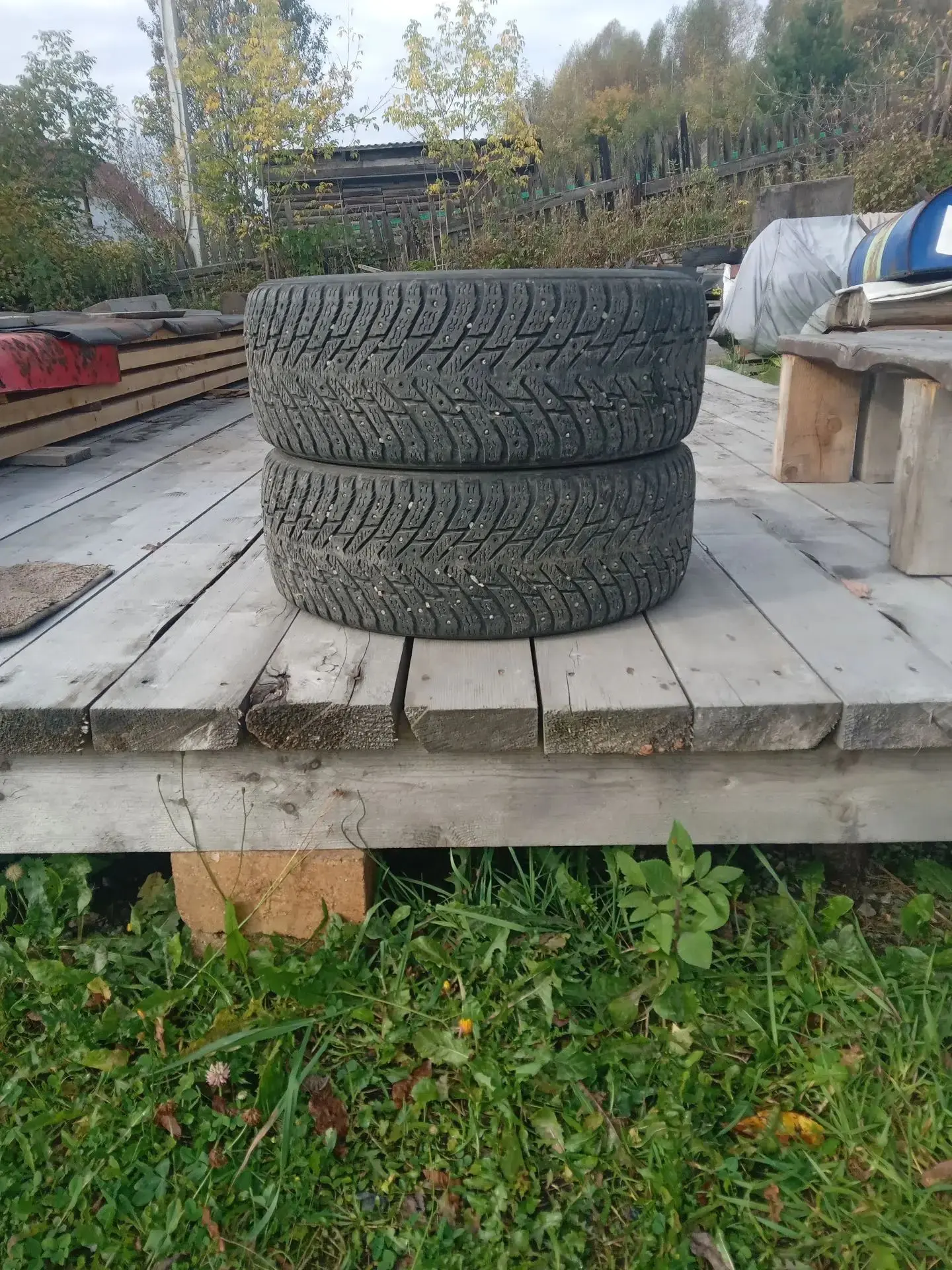 Продам резину зима 2шт, 89069318166
