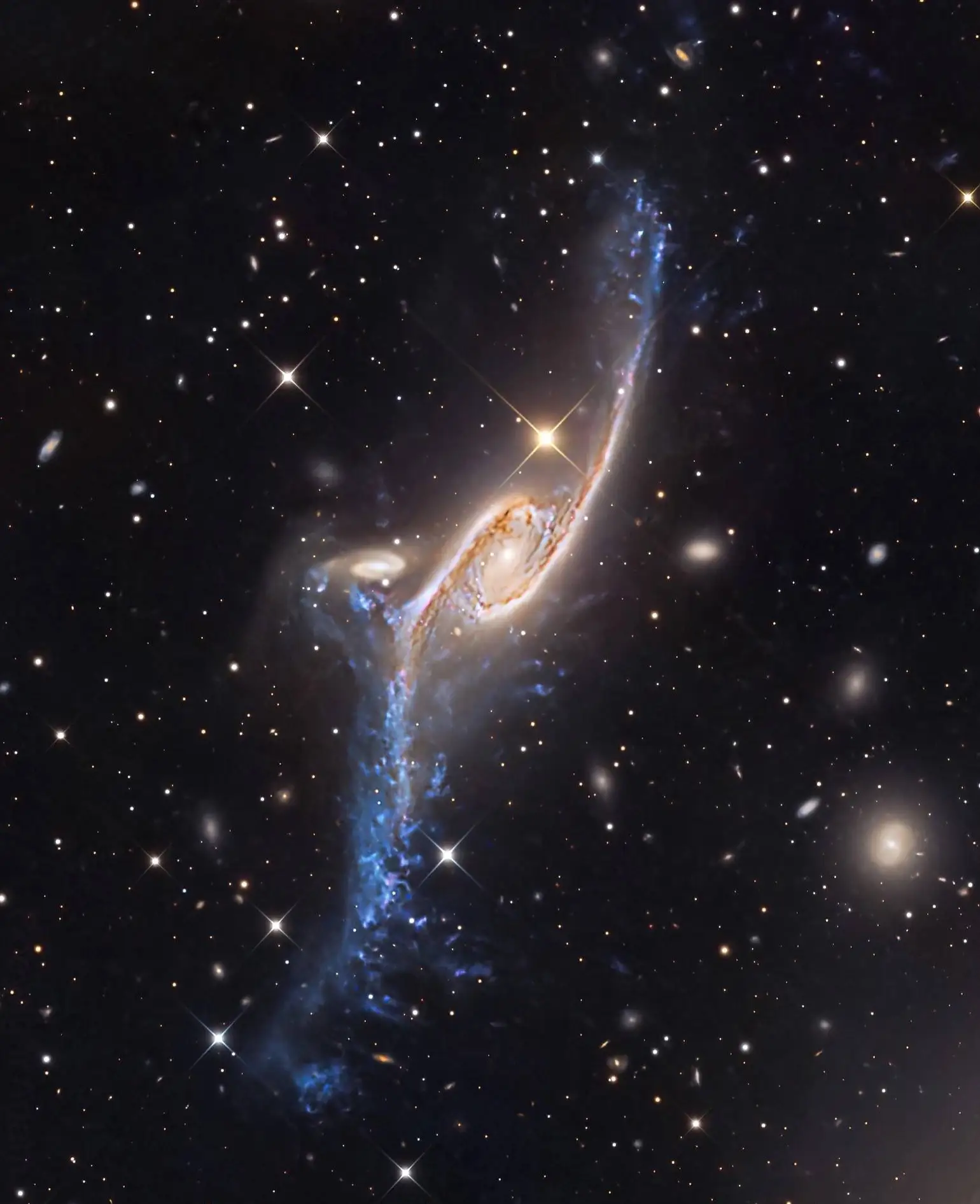 На фото галактика "Кондор" (NGC 6872)!