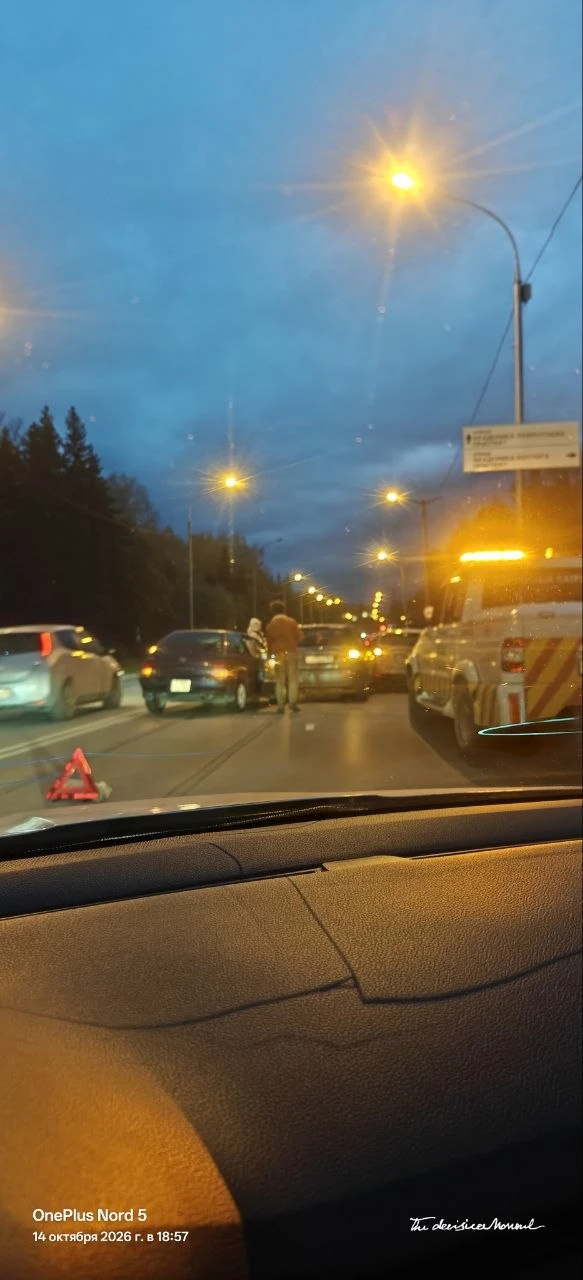 ДТП из 3 автомобилей на Лаврентьева (ориентир длм 8/2).