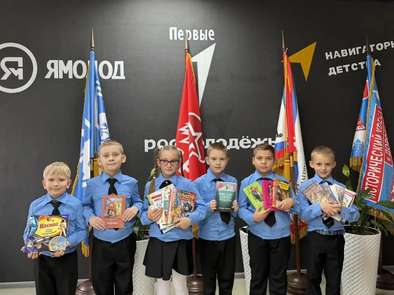 «Орлята» 2 «И» класса пополнили книжную полку ЦДИ!
