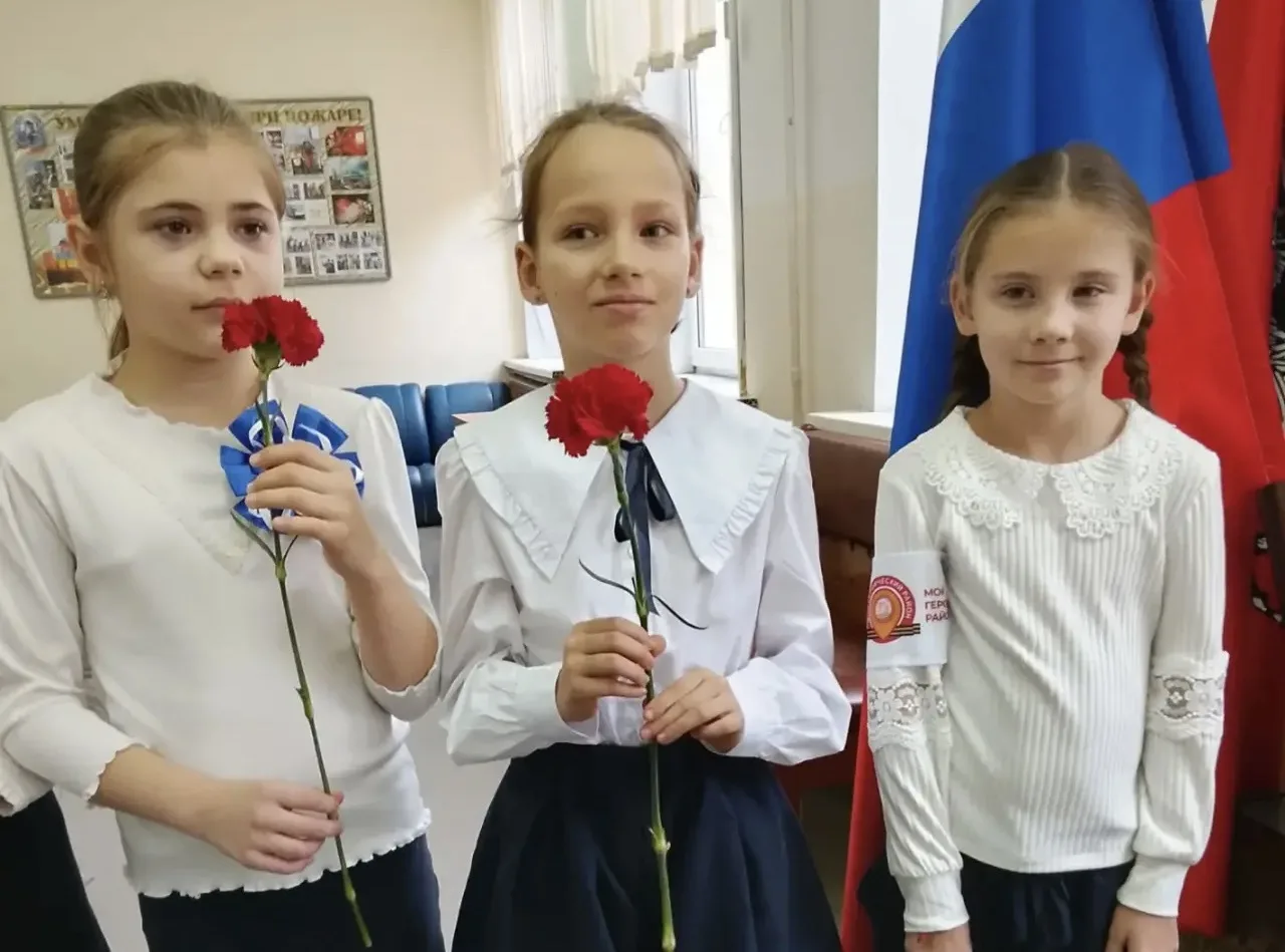Парта Героя, диалог с легендарным лётчиком и новое поколение хранителей памяти 🕊️