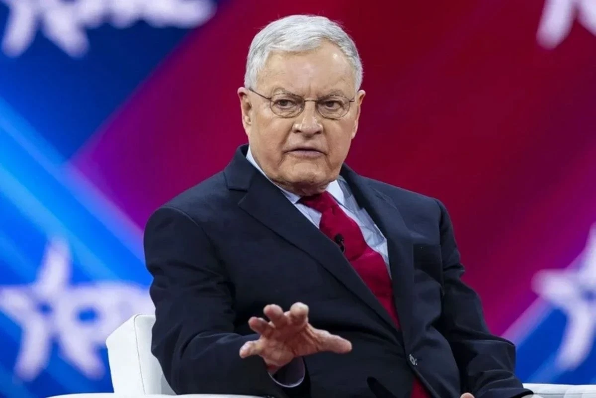 Кит Келлог рассказал, что призывал Зеленского бить по военным целям и «принести войну к...