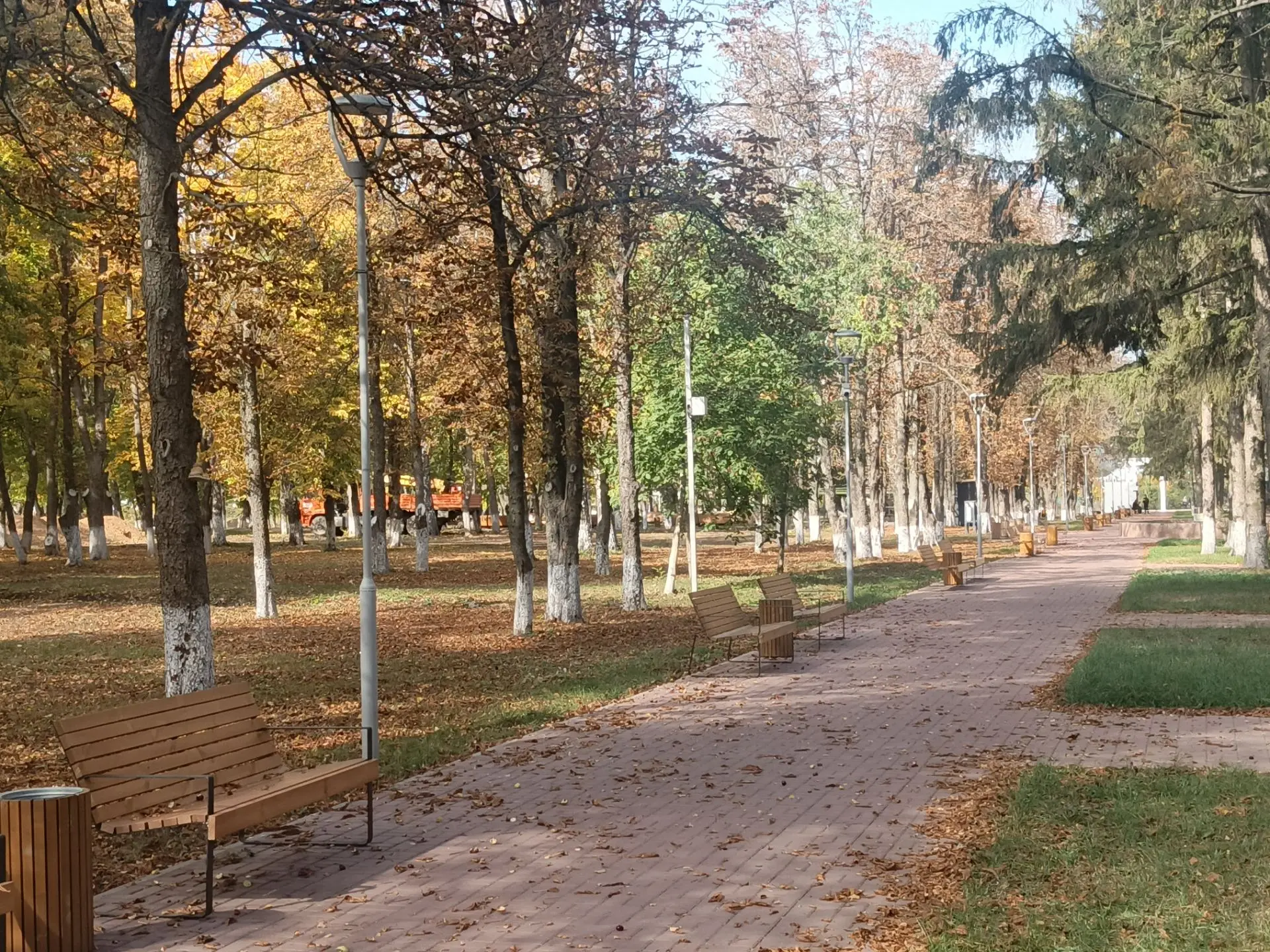 Как хорошо сейчас в "Летнем парке"! Если вы любите "Золотую осень" , то добро пожаловат...