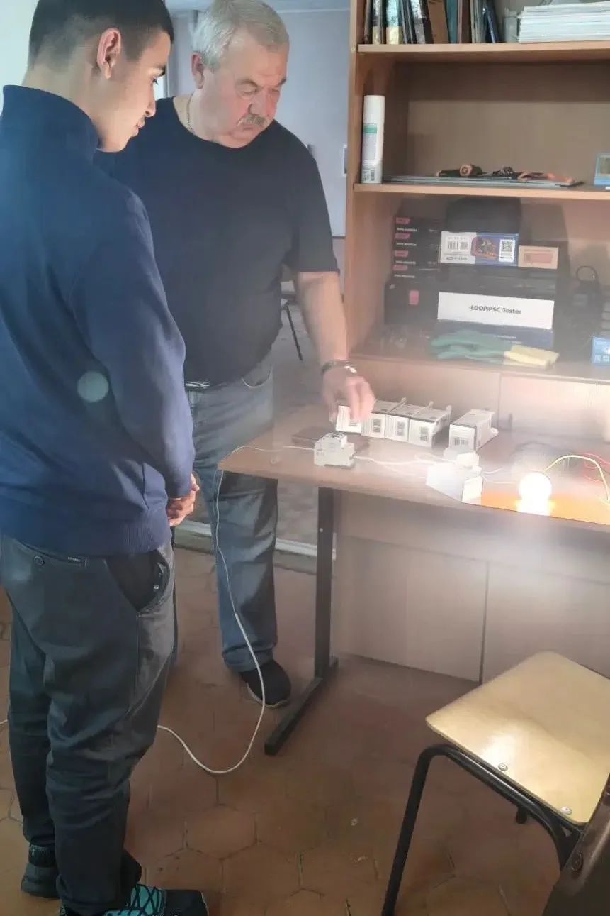 ⚡ Школьники Данкова осваивают электромонтаж на профессиональных пробах