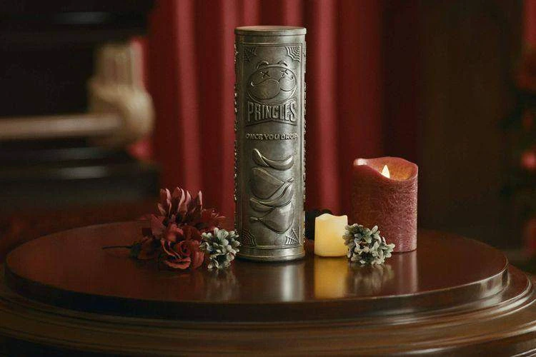 Pringles разыгрывают урну для праха — это главный приз специального конкурса в честь Хэ...