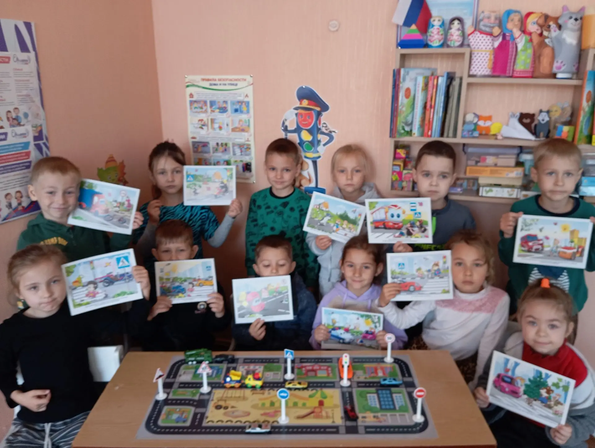 Беседа с детьми старшей группы:  " Безопасная дорога в детский сад! " Обобщили и расшир...