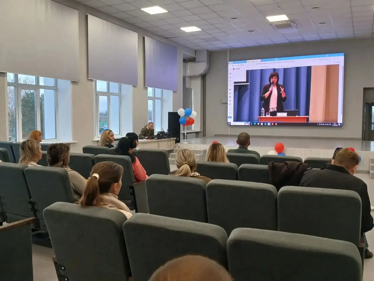 Сегодня вечером, 15 октября, родители 1-11 классов приняли участие в краевом родительск...