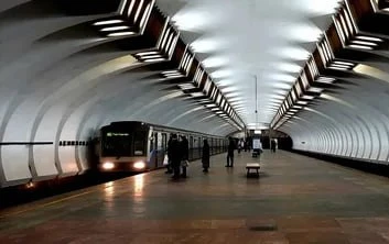 На станции метро «Ленинская» временно закрывается один из выходов.
