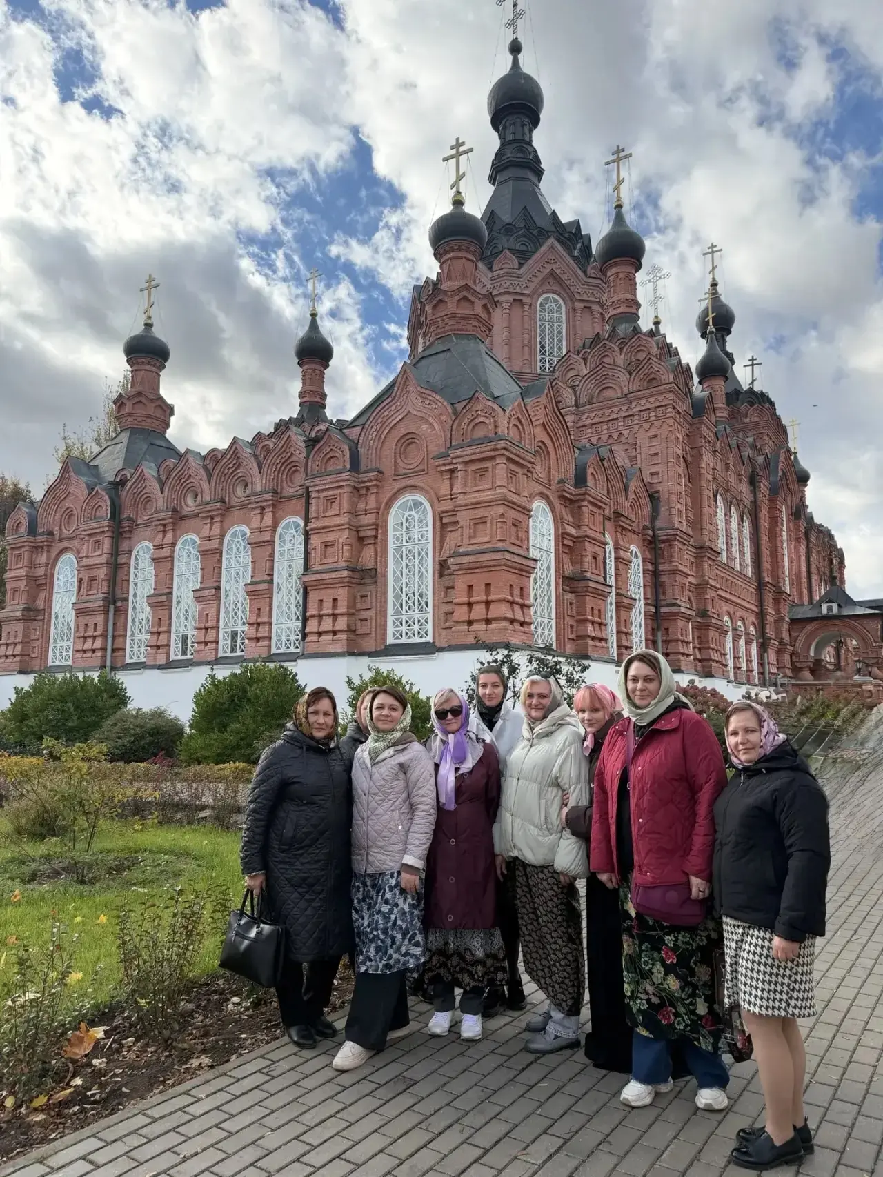 10 октября коллектив ГБУЗ КО «ЦМБ №2» посетил одну из главных святынь России — Введенск...