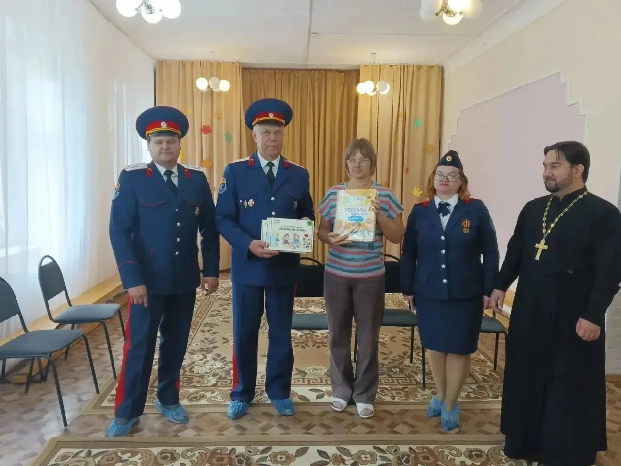 Сегодня состоялась встреча казаков ГКО «Отрадненское» с воспитанниками детского сада № 4.