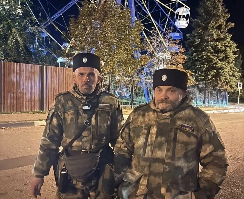 Саратовские казаки патрулируют улицы вместе с полицией