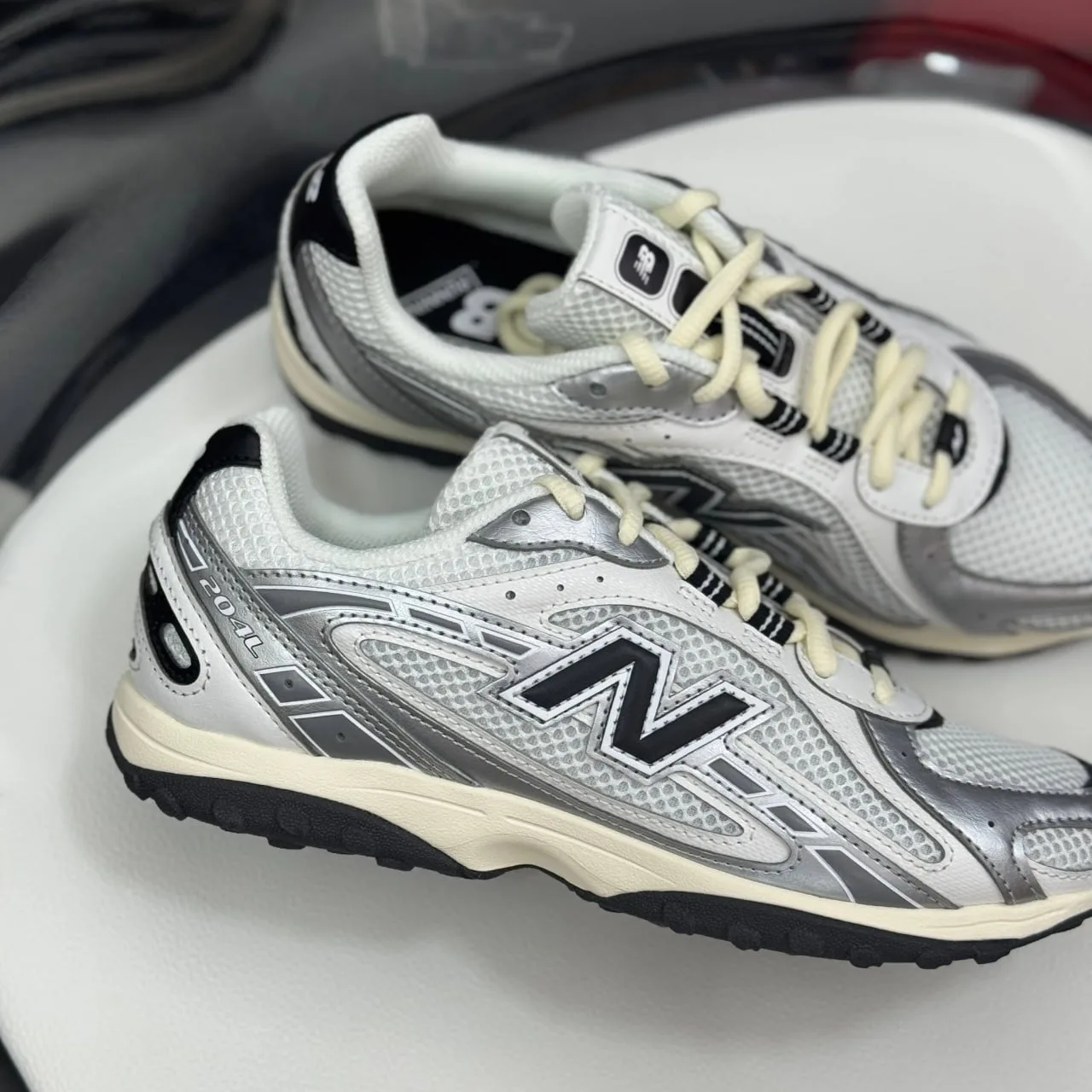 NEW BALANCE 204L