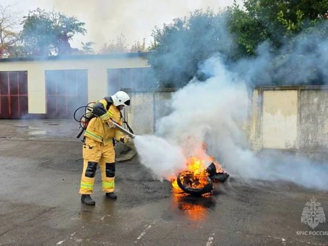 Спасатели в ДНР будут применять установки импульсного пожаротушения (фото)