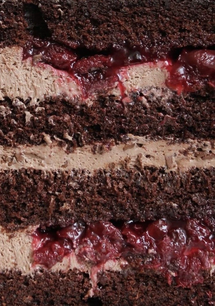 А давайте устроим что-нибудь вкусненькое на предстоящие выходные?🥹🎂