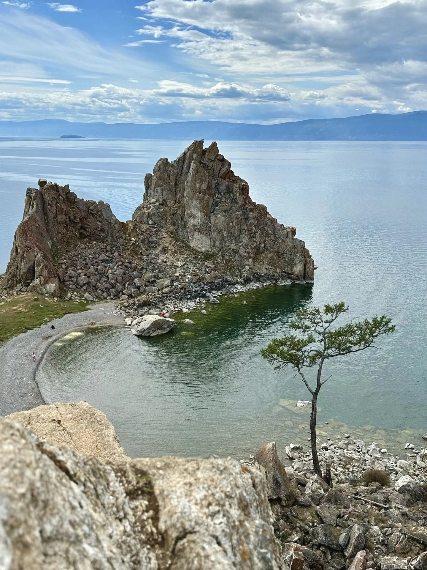 Скала Шаманка – визитная карточка и самый узнаваемый пейзаж Байкала, одна из девяти Свя...