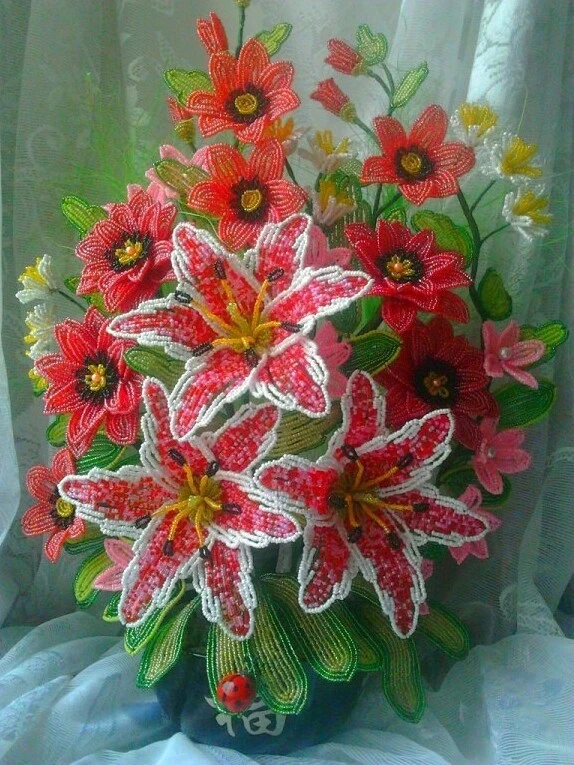Бyкeт из бисера