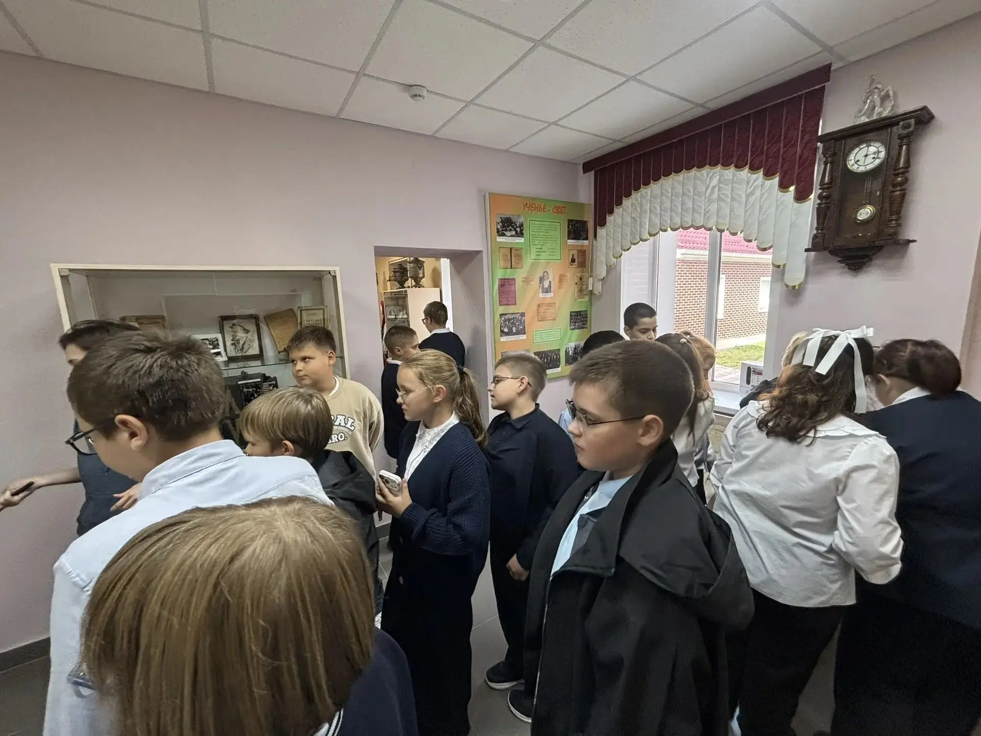 Ученики 5 "А" и 5 "Б" л посетили Эртильский краеведческий музей.