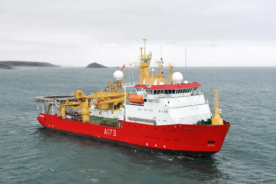 Ледокол HMS Protector, единственный в составе ВМС Великобритании, выведен из эксплуатац...