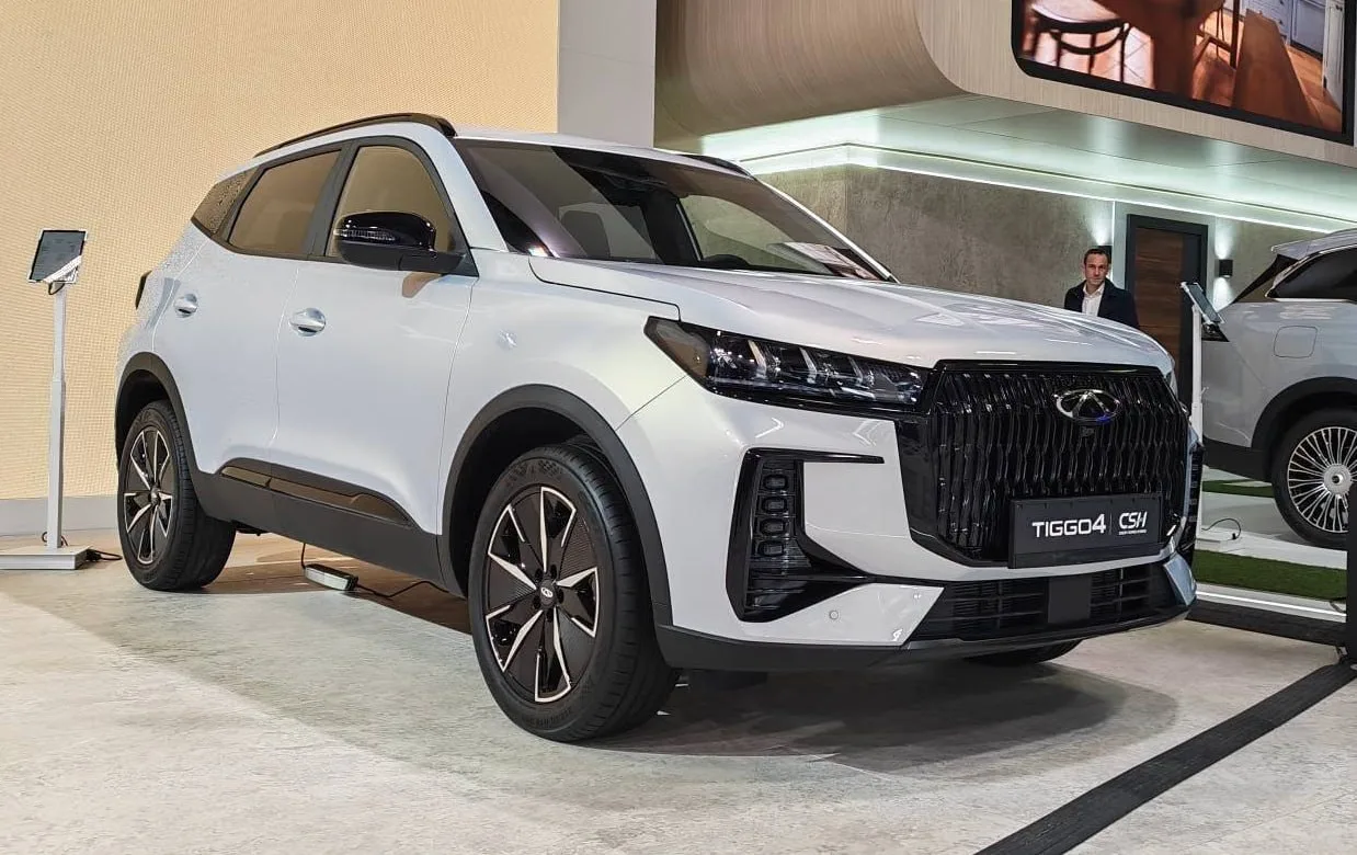 Представлен гибридный Chery Tiggo 4 с новой внешностью