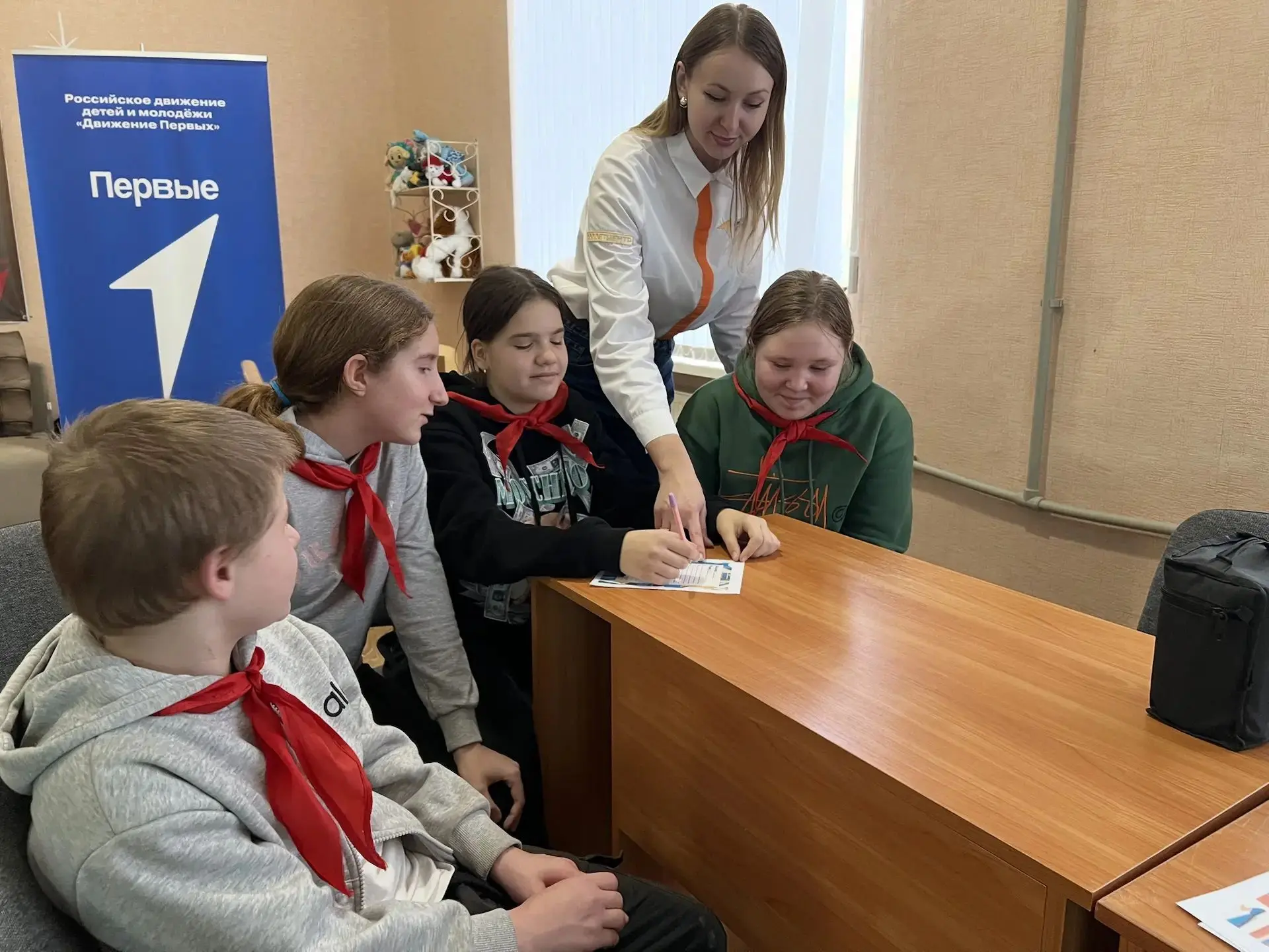 Суперсилы наших пап: в Кировском УВК №2 прошёл квиз ко Дню отца! 👨‍👧‍👦✨