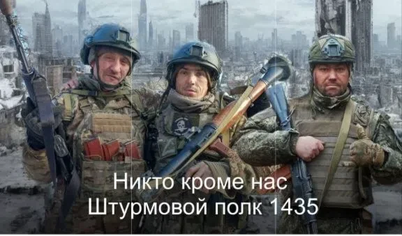 Хасанов Самир,  ученик 4 «б» класса, с радостью принимает участие во флешмобе «Папина р...