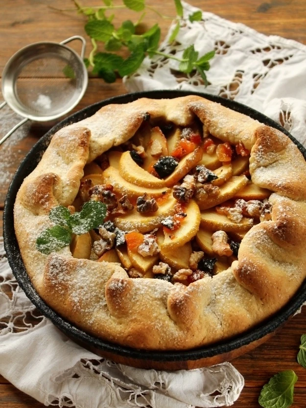 ГАЛЕТА С ЯБЛОКАМИ, СУХОФРУКТАМИ И ОРЕХАМИ